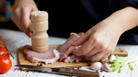 Как правильно отбивать мясо: полное руководство и советы шеф-повара