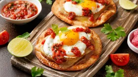 27 лучших рецептов яичницы для вкусного завтрака