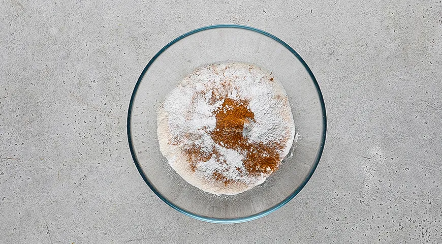 Грушевые пончики ссоленой карамелью