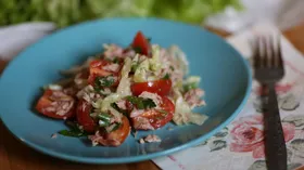 Невероятно сочный салат с тунцом 