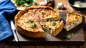 Киш с курицей и грибами
