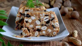 Рецепты с ягодами, сливками и изюмом