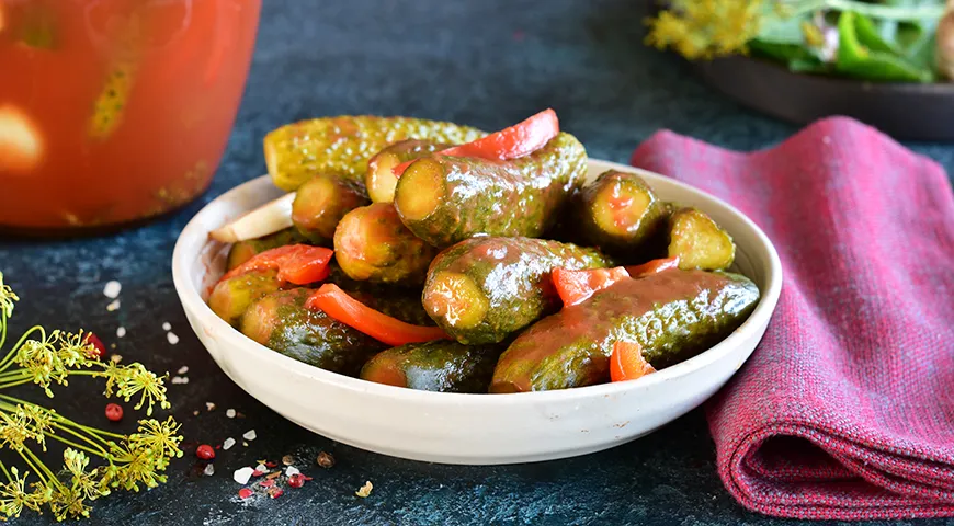 Салат из огурцов в томатном соусе на зиму – кулинарный рецепт