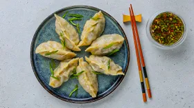Дамплинги со свининой и креветками