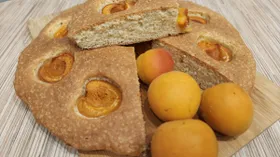Пирог с абрикосами к чаю