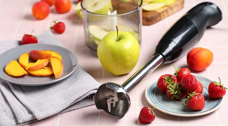 При помощи блендера можно получить сок практически из любых плодов, фруктов и овощей, кроме очень твердых