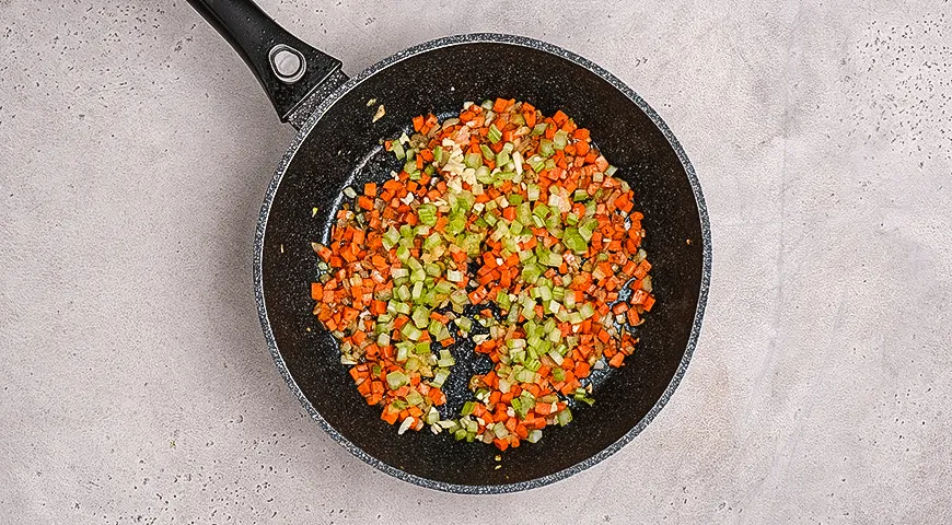 Чевапчичи с чечевицей