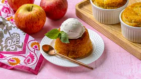 Хлебная мини-шарлотка с яблоками
