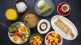 Японские завтраки в рамен изакая бар [KU:] 