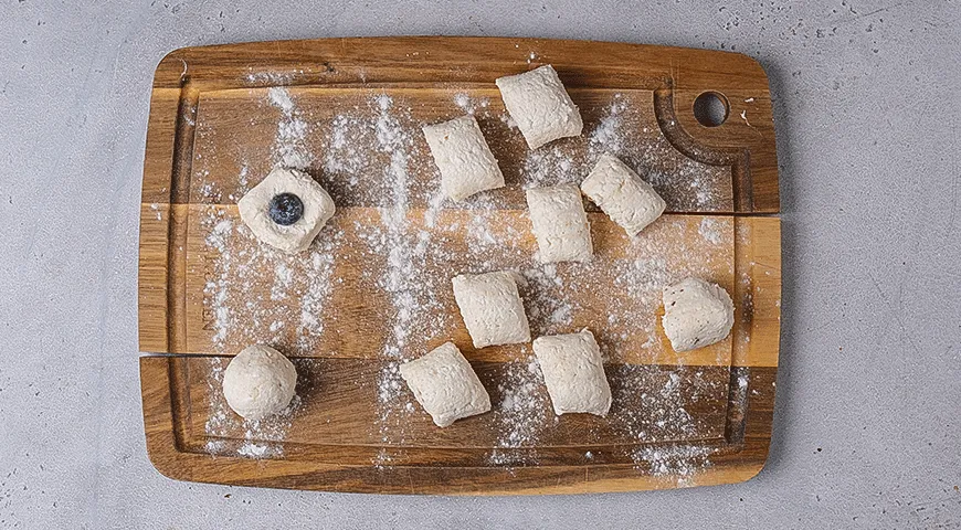 Ленивые вареники с голубикой