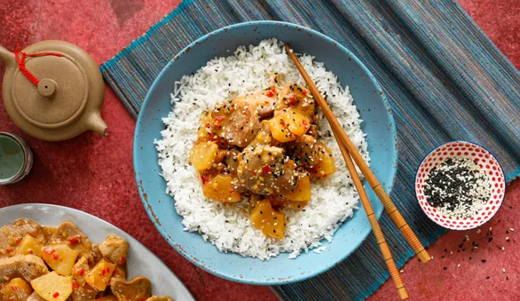 Свинина в кисло-сладком соусе с ананасами