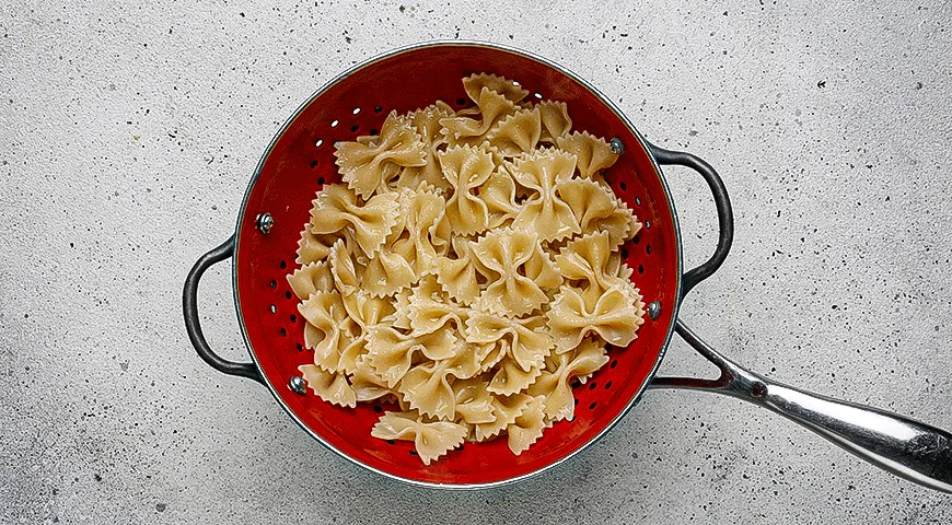 Паста с овощами гриль