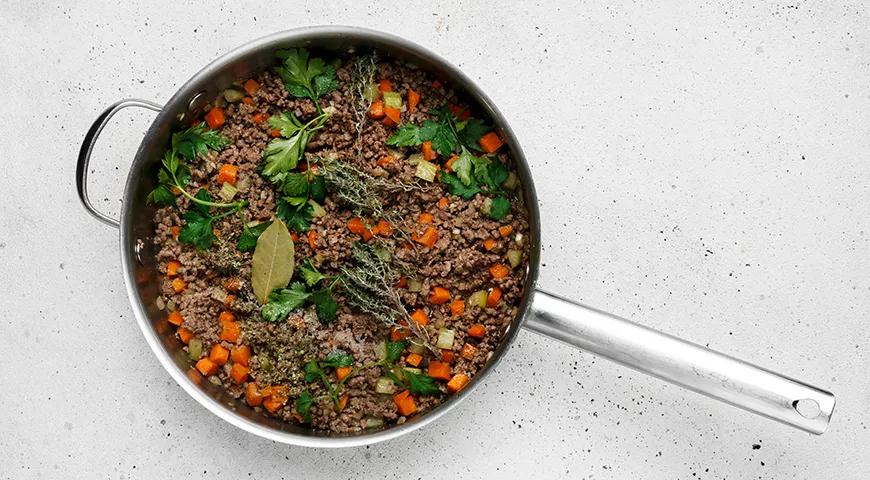 Подливка из фарша на сковороде