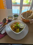 Зелёные щи с курицей