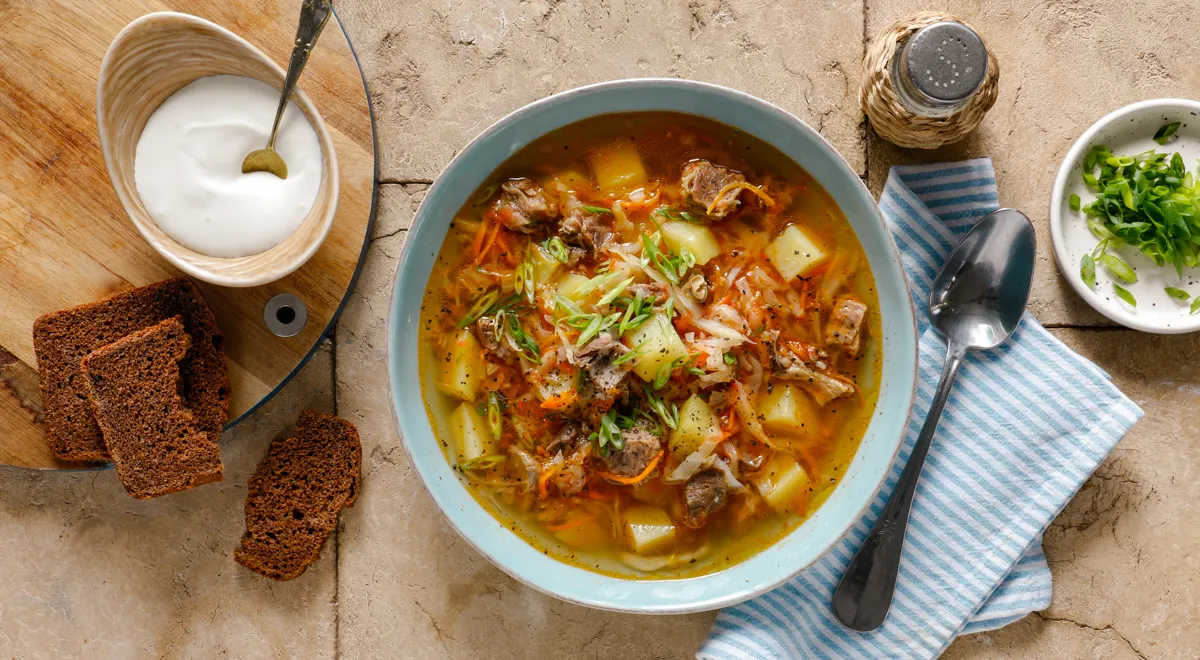 Суп с картофелем, капустой и грибами