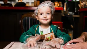 Что такое трдельник и с чем его едят? Дети и взрослые узнали в ходе кулинарного путешествия в Чехию.