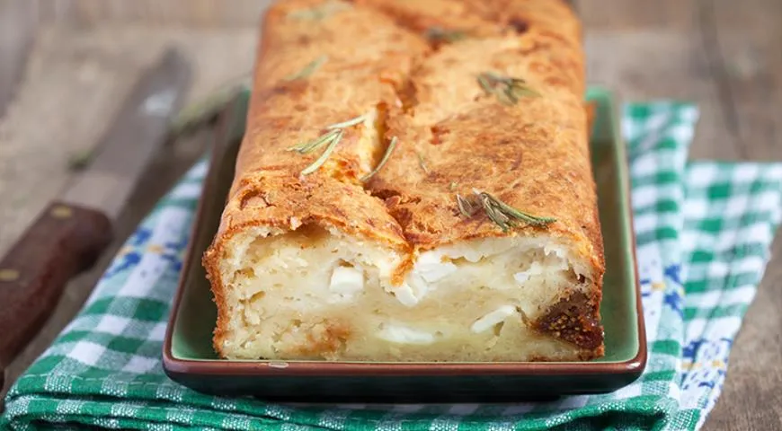 Пирог с сыром и инжиром