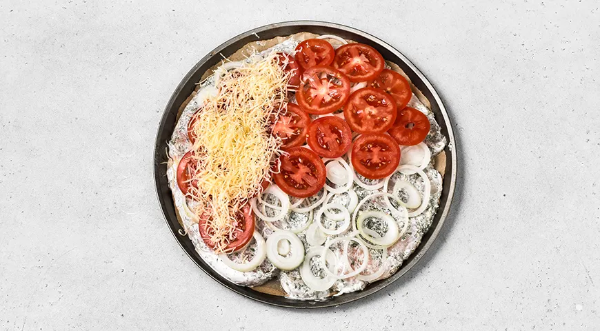 Филе куриное под сыром и помидорами в духовке