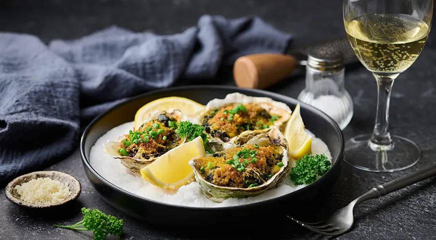 Белые вина отлично сочетаются с морепродуктами и сырами