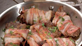 Простые рецепты с вином и мясной гастрономией