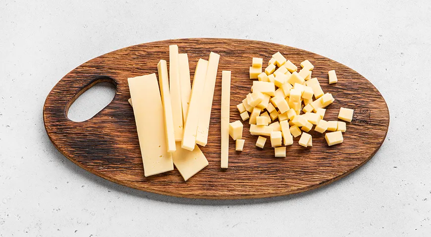 Салат «Ежик» c копченой колбасой