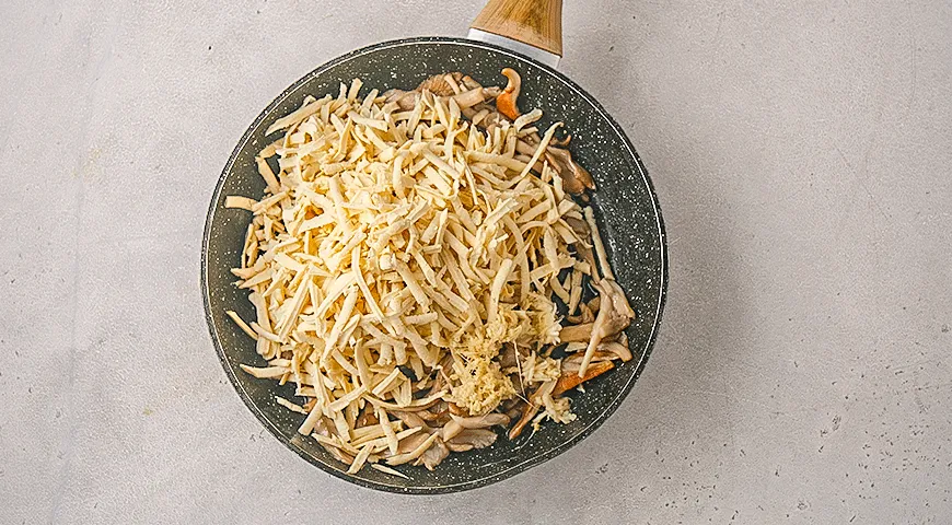 Постные вареники с тофу и грибами