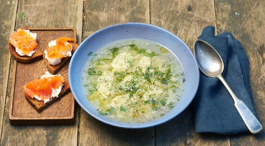 Уха из щуки с рыбными клецками