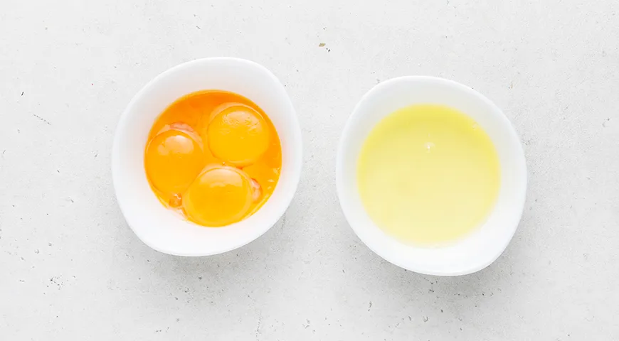 Безе с орехами и шоколадной крошкой