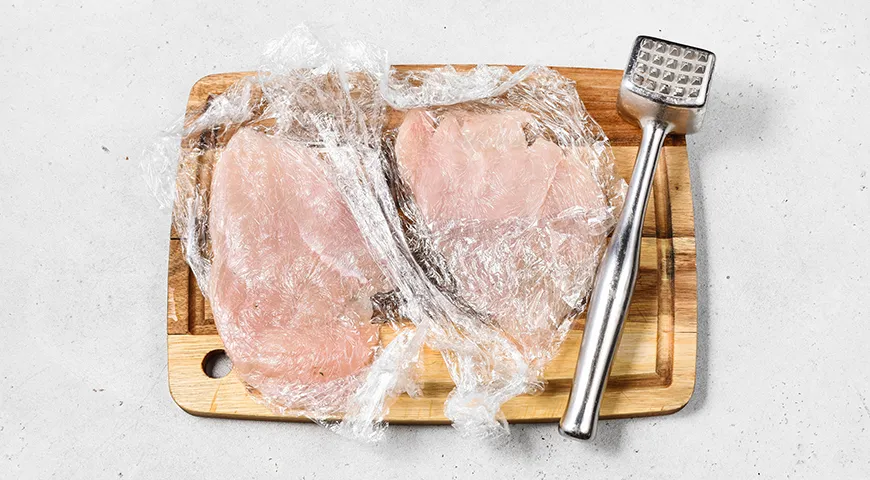 Куриные рулетики с моцареллой в беконе