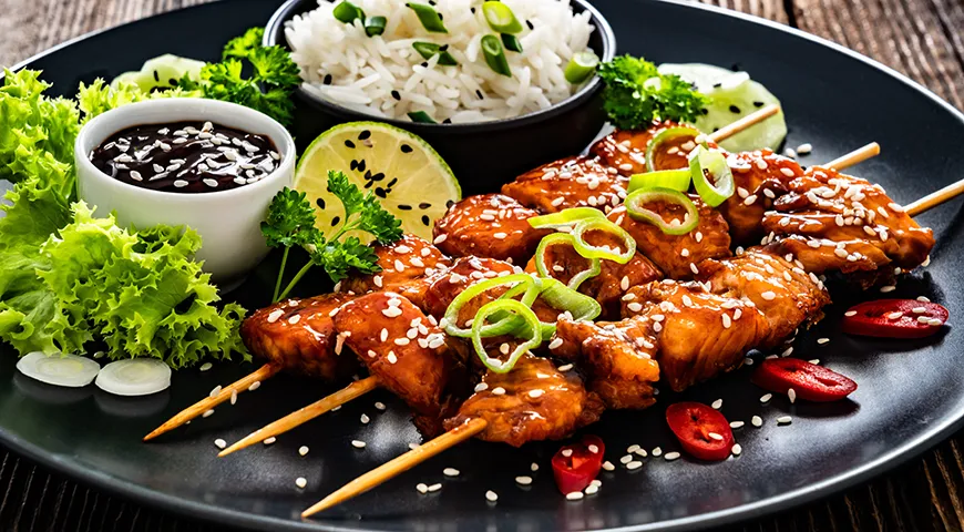 Азиатские соусы: унаги, терияки, устричный или вок — разбираемся, в какие блюда добавлять азиатские соусы