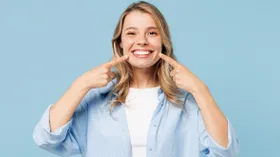 Сладкое без вреда: стоматолог рассказала, как не испортить зубы десертами