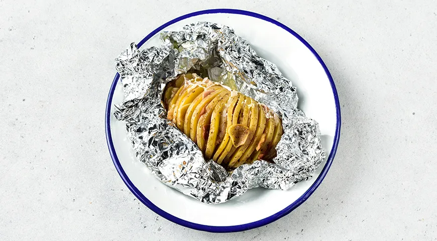 Картошка в беконе в фольге в духовке