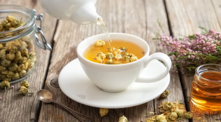 Исследование, проведенное в 2015 году, показало, что употребление ромашкового чая помогло женщинам в послеродовом периоде избавиться от депрессии и улучшить качество сна