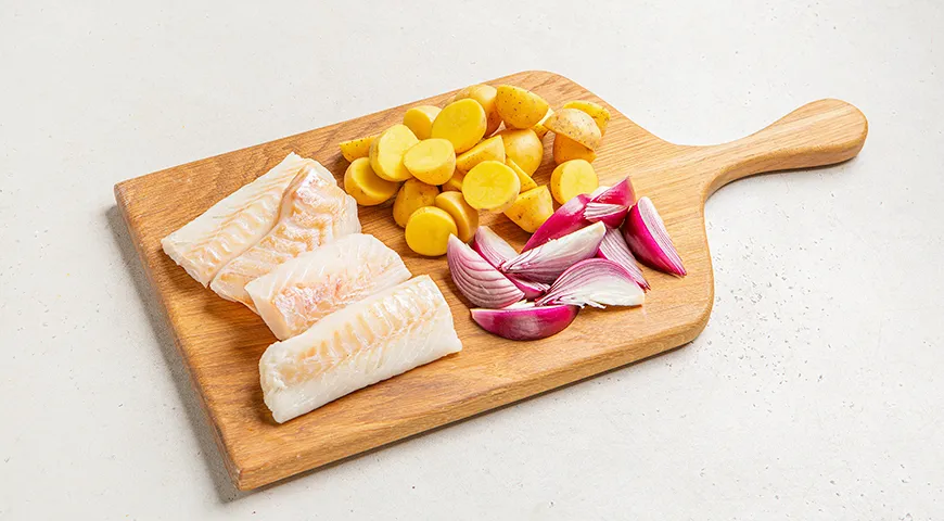 Запеченная рыба с картофелем и оливками