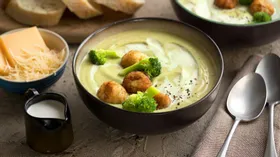 Суп из брокколи  с сырными шариками