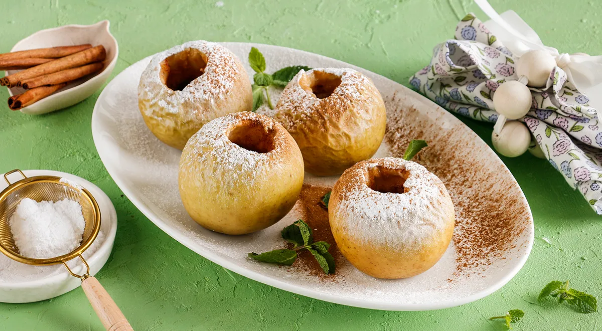 Рецепт яблок с медом в духовке с сахарной пудрой