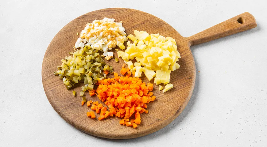 Оливье с крабовыми палочками