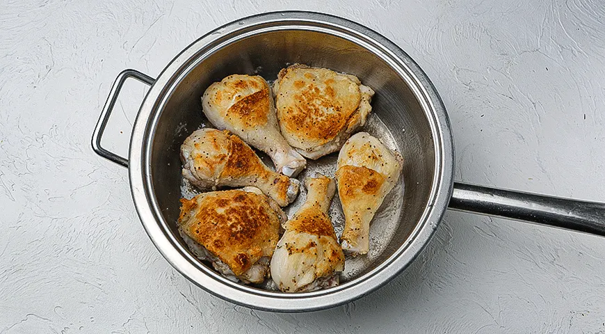 Курица с персиками и овощами