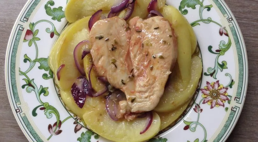 Курочка на яблоках