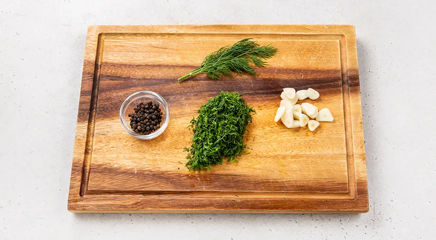 Малосольные огурцы и помидоры в пакете