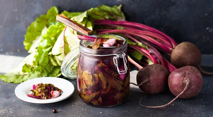 Маринованная свекольная ботва