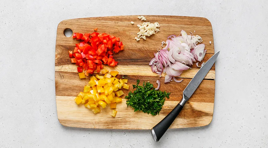 Классический салат с отварной рыбой