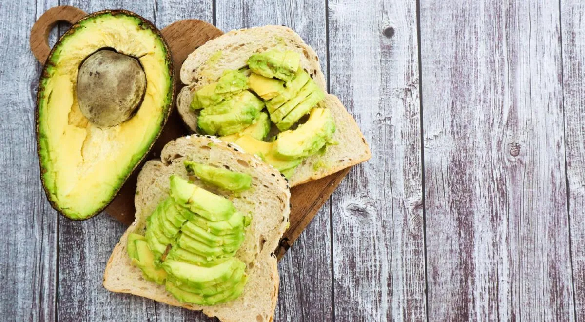 Авокадо-тост: как приготовить дома вкусно, красиво, сытно