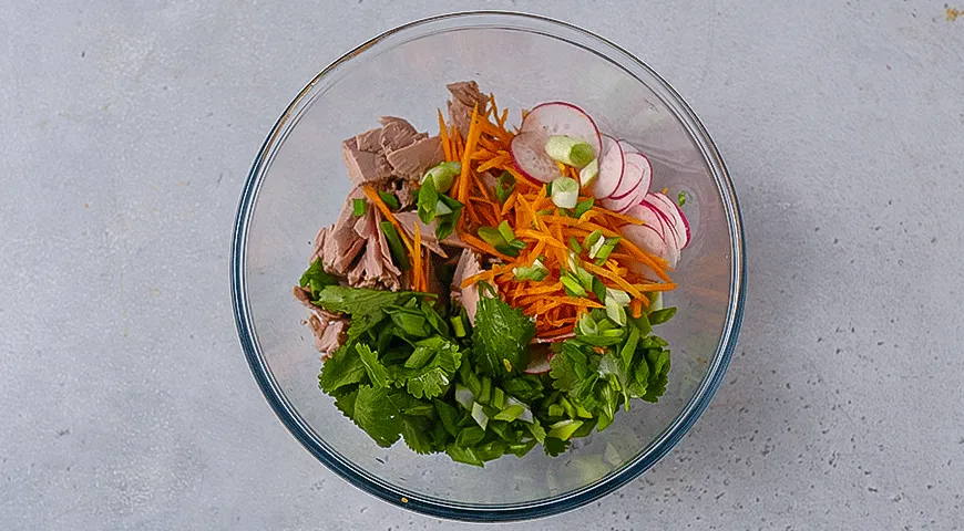 Азиатский салат из тунца