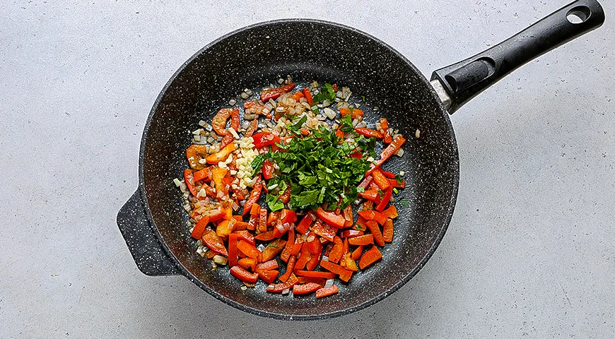 Шакшука с сардельками