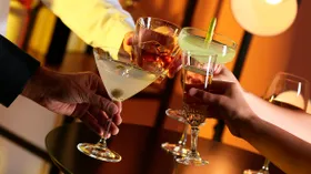 Планируем корпоратив: какой алкоголь выбрать и как избежать лишних трат