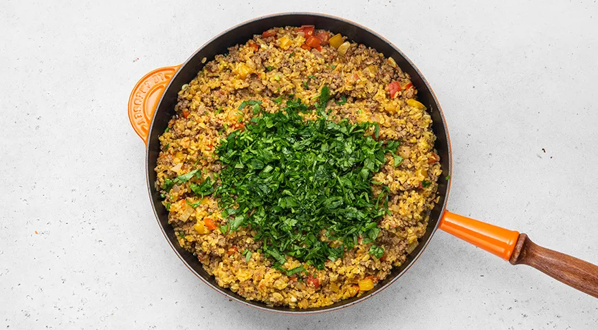 Булгур с фаршем на сковороде