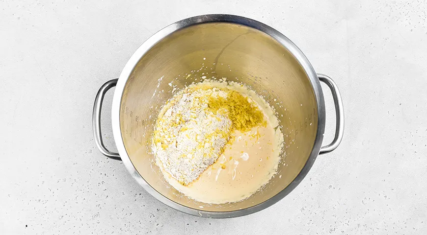 ПП шарлотка с яблоками и творогом