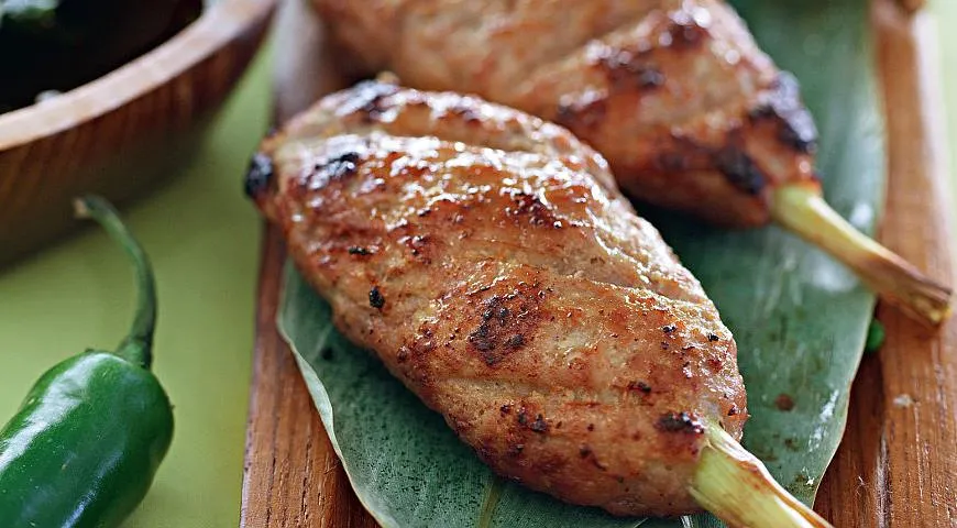 Свиные котлетки на стеблях лемонграсса, рецепт