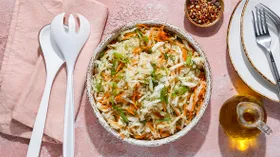 Салат из свежей капусты с чесноком